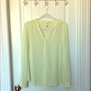 Lauren Conrad light green top Large